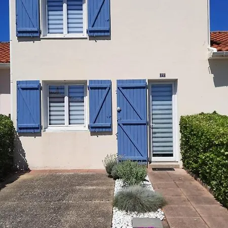 Ferienhaus Splendid House With Patio Close To The Sea! Les Sables-dʼOlonne
