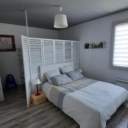 Splendid House With Patio Close To The Sea! Prázdninový dům *