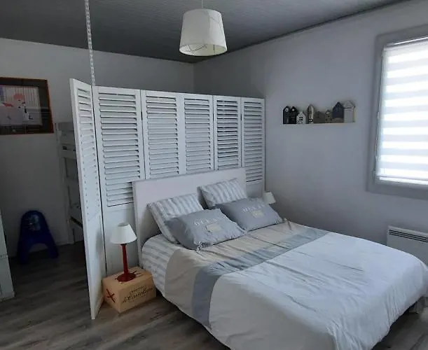 Splendid House With Patio Close To The Sea! Prázdninový dům *